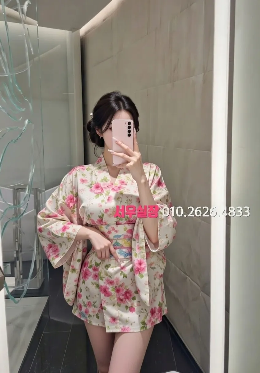 익선동 미러룸 프리미엄 라인업 14번 프로필