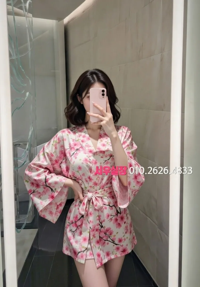 익선동 미러룸 프리미엄 라인업 6번 프로필